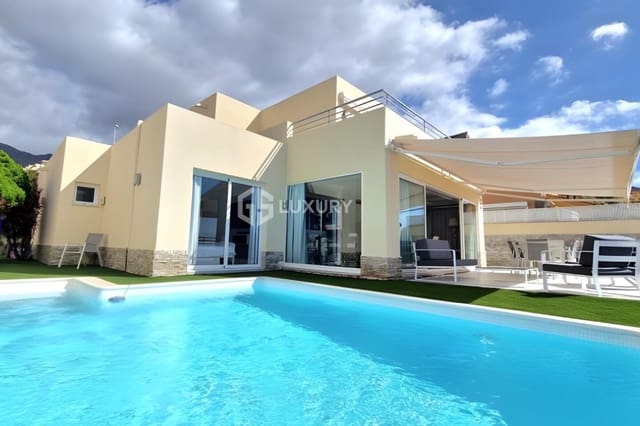 3 makuuhuone Huvila myytävänä paikassa Playa de Fañabé Alto, Adeje mukana 
autotalli - 1 095 000 € (Ref: 9676096)