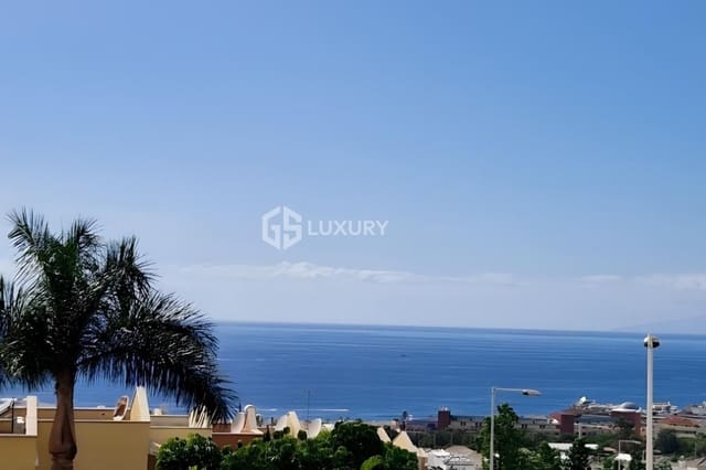 3 makuuhuone Huvila myytävänä paikassa Playa de Fañabé Alto, Adeje mukana 
autotalli - 1 095 000 € (Ref: 9676096)