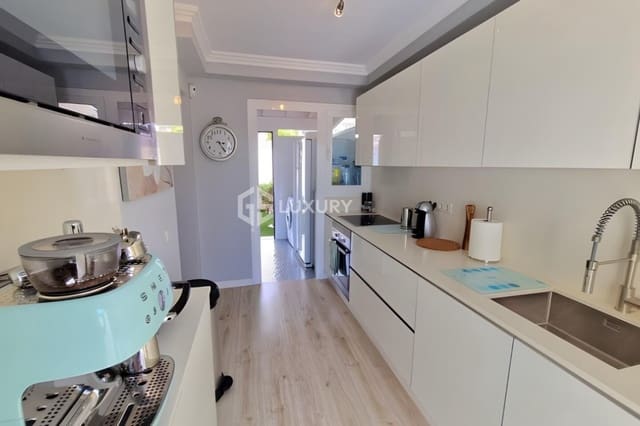 3 makuuhuone Huvila myytävänä paikassa Playa de Fañabé Alto, Adeje mukana 
autotalli - 1 095 000 € (Ref: 9676096)