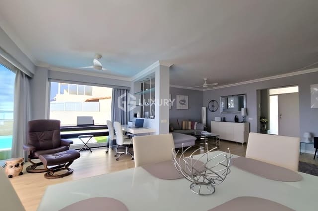 3 makuuhuone Huvila myytävänä paikassa Playa de Fañabé Alto, Adeje mukana 
autotalli - 1 095 000 € (Ref: 9676096)