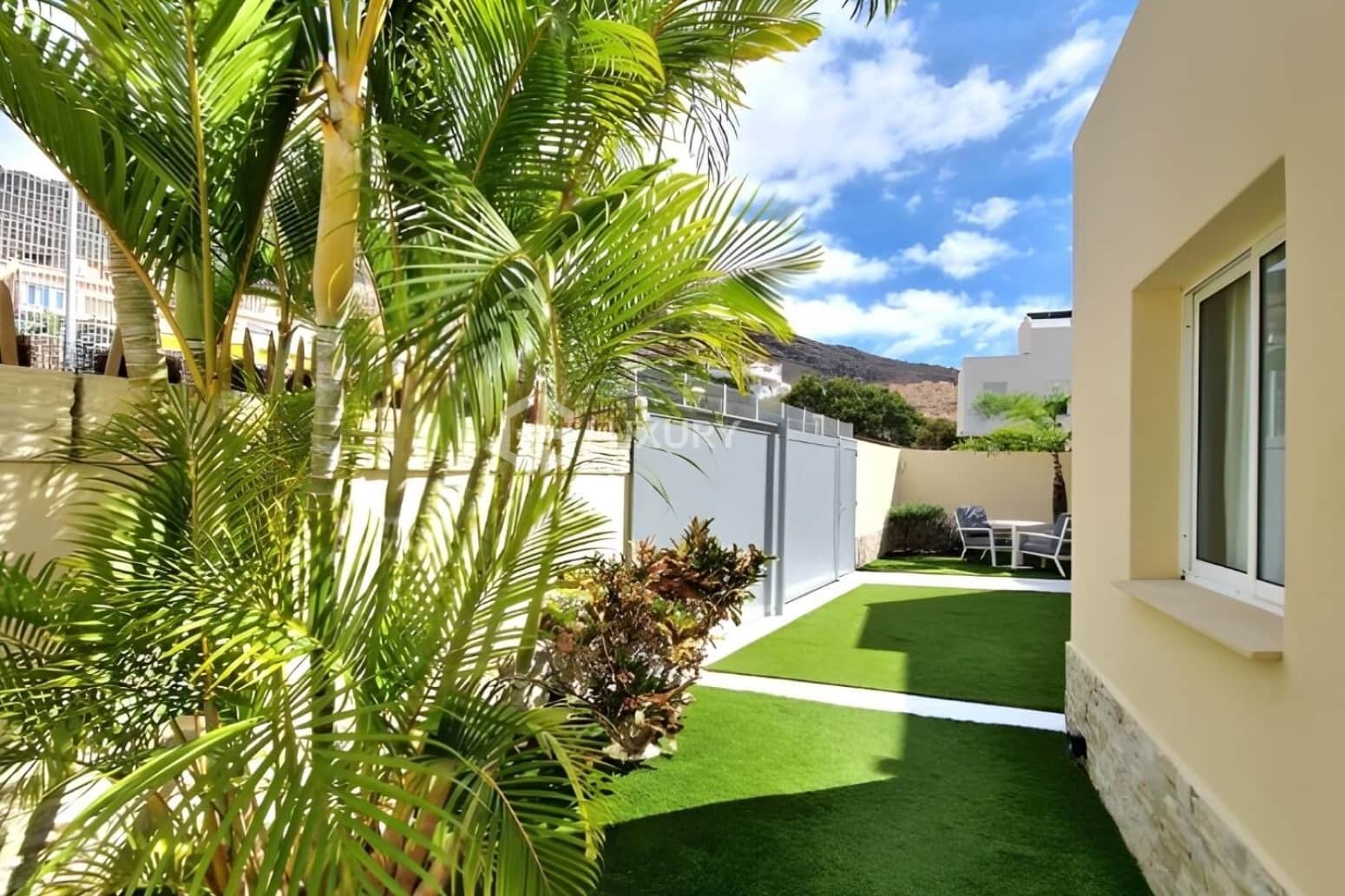 3 Zimmer Villa zu verkaufen in Adeje mit Garage - 1.095.000 € (Ref: 9676096)