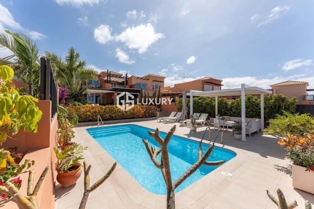 4 Zimmer Villa zu vermieten in La Caleta Adeje, Adeje mit Garage - 10.000 € (Ref: 9676097)