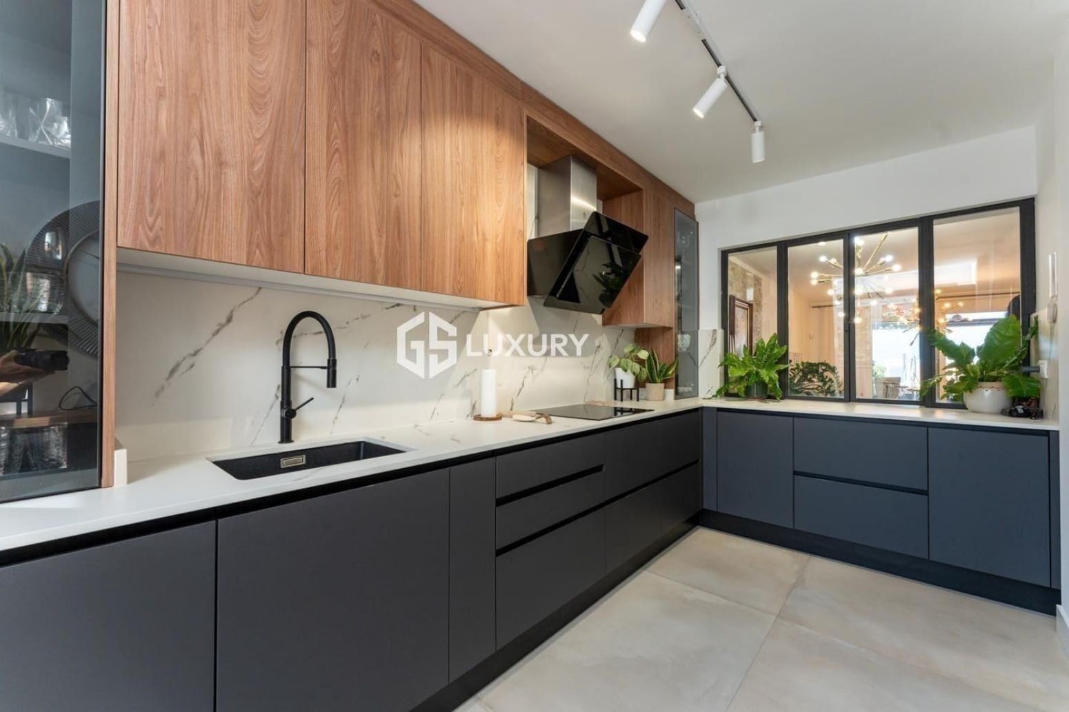 4 Zimmer Villa zu vermieten in Adeje mit Garage - 10.000 € (Ref: 9676097)