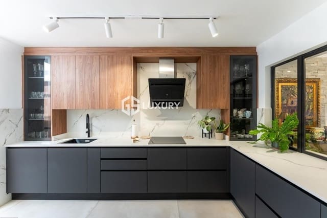 4 Zimmer Villa zu vermieten in La Caleta Adeje, Adeje mit Garage - 10.000 € (Ref: 9676097)