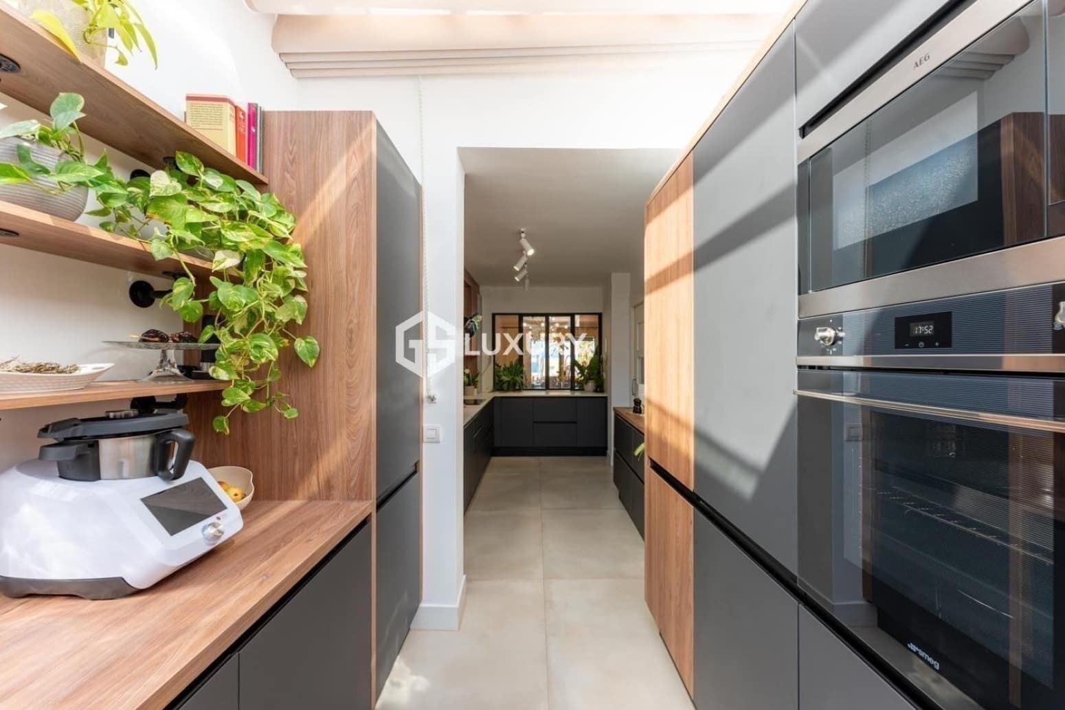 4 Zimmer Villa zu vermieten in Adeje mit Garage - 10.000 € (Ref: 9676097)