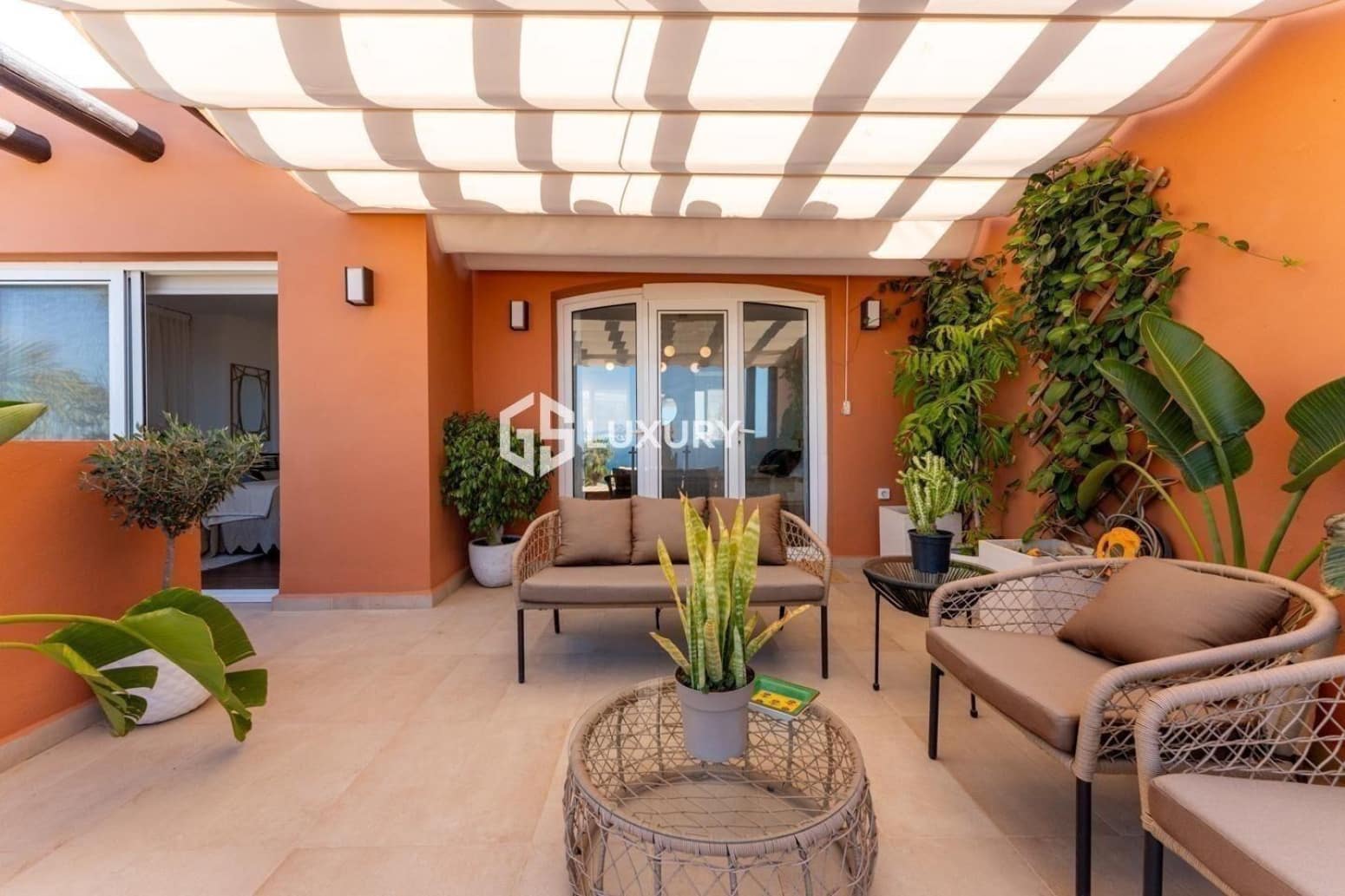 4 Zimmer Villa zu vermieten in Adeje mit Garage - 10.000 € (Ref: 9676097)