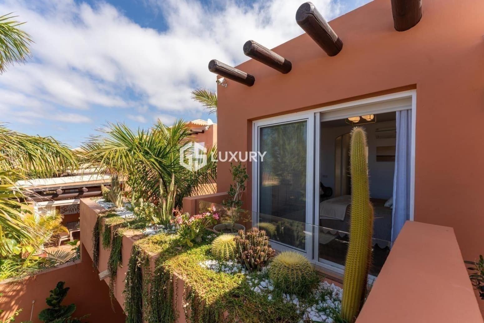 4 Zimmer Villa zu vermieten in Adeje mit Garage - 10.000 € (Ref: 9676097)