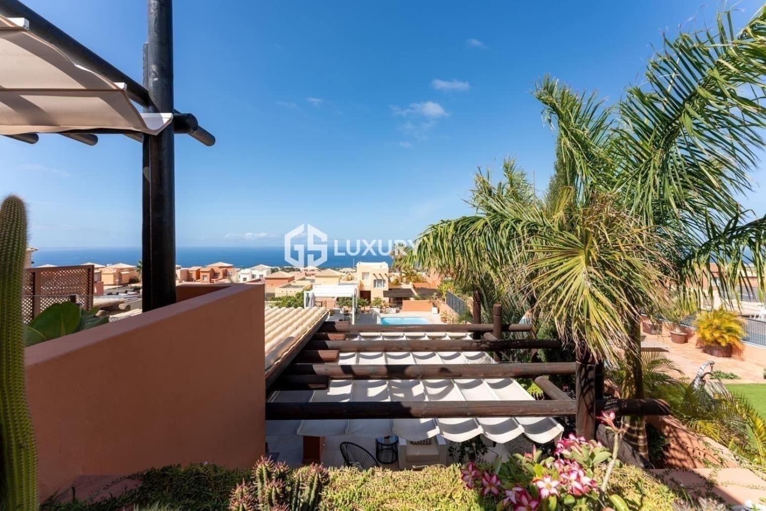 4 Zimmer Villa zu vermieten in Adeje mit Garage - 10.000 € (Ref: 9676097)