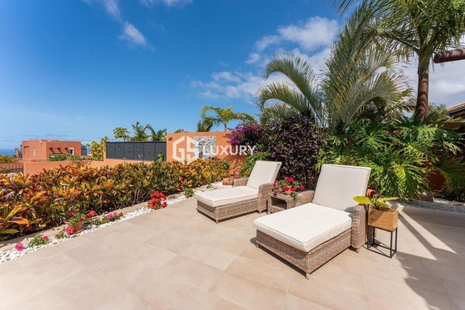 4 Zimmer Villa zu vermieten in Adeje mit Garage - 10.000 € (Ref: 9676097)