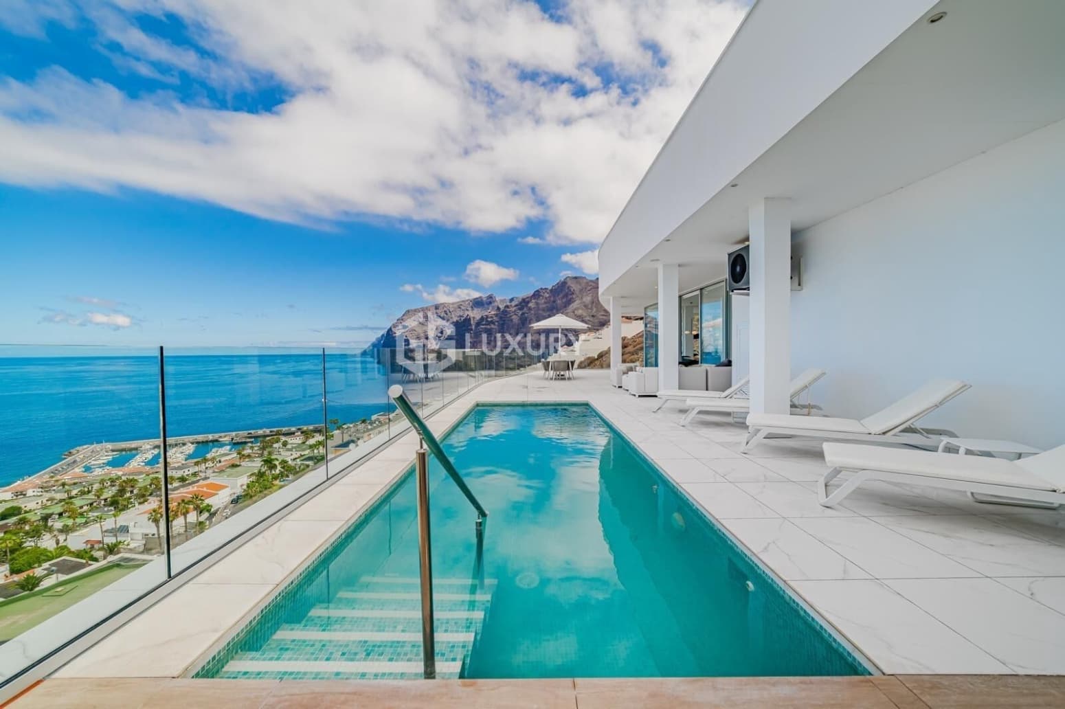 3 bedroom Flat for sale in Santiago del Teide with garage - € 2,090,000 (Ref: 9676098)