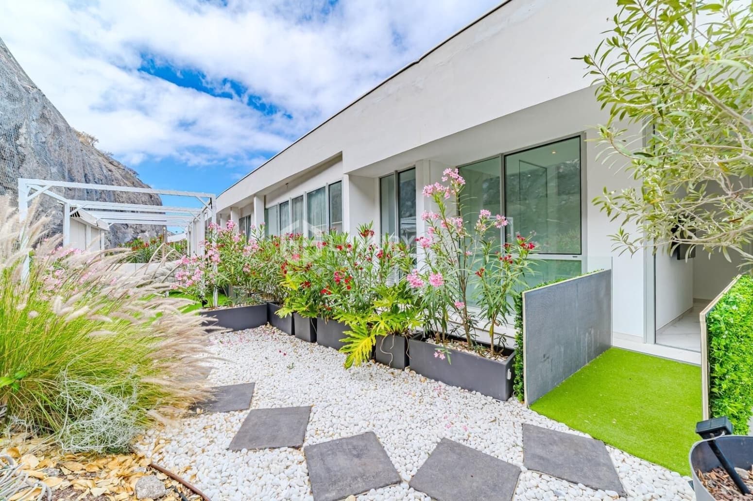 3 bedroom Flat for sale in Santiago del Teide with garage - € 2,090,000 (Ref: 9676098)