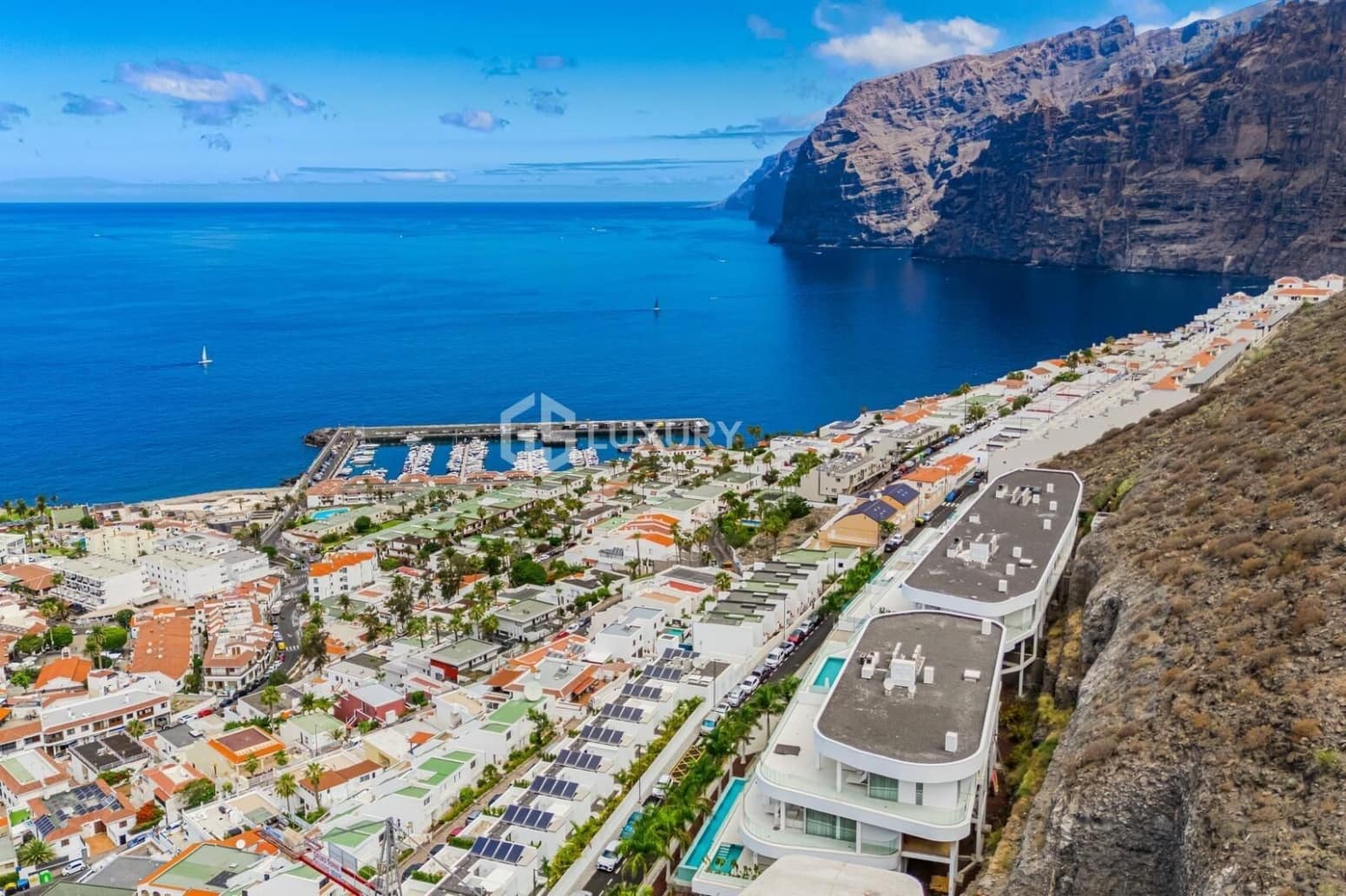 3 bedroom Flat for sale in Santiago del Teide with garage - € 2,090,000 (Ref: 9676098)