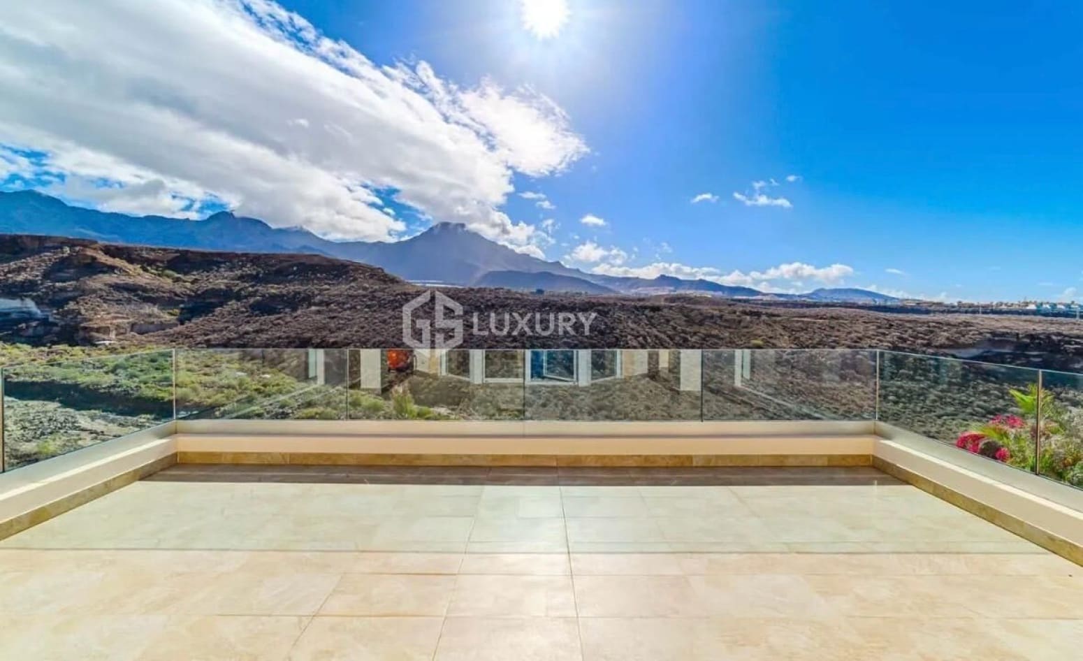 4 quarto Moradia para venda em Adeje com garagem - 3 900 000 € (Ref: 9676099)