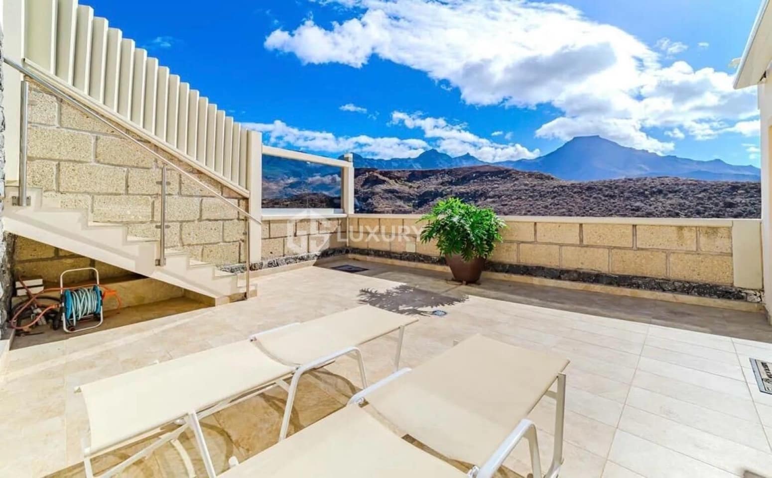 4 quarto Moradia para venda em Adeje com garagem - 3 900 000 € (Ref: 9676099)