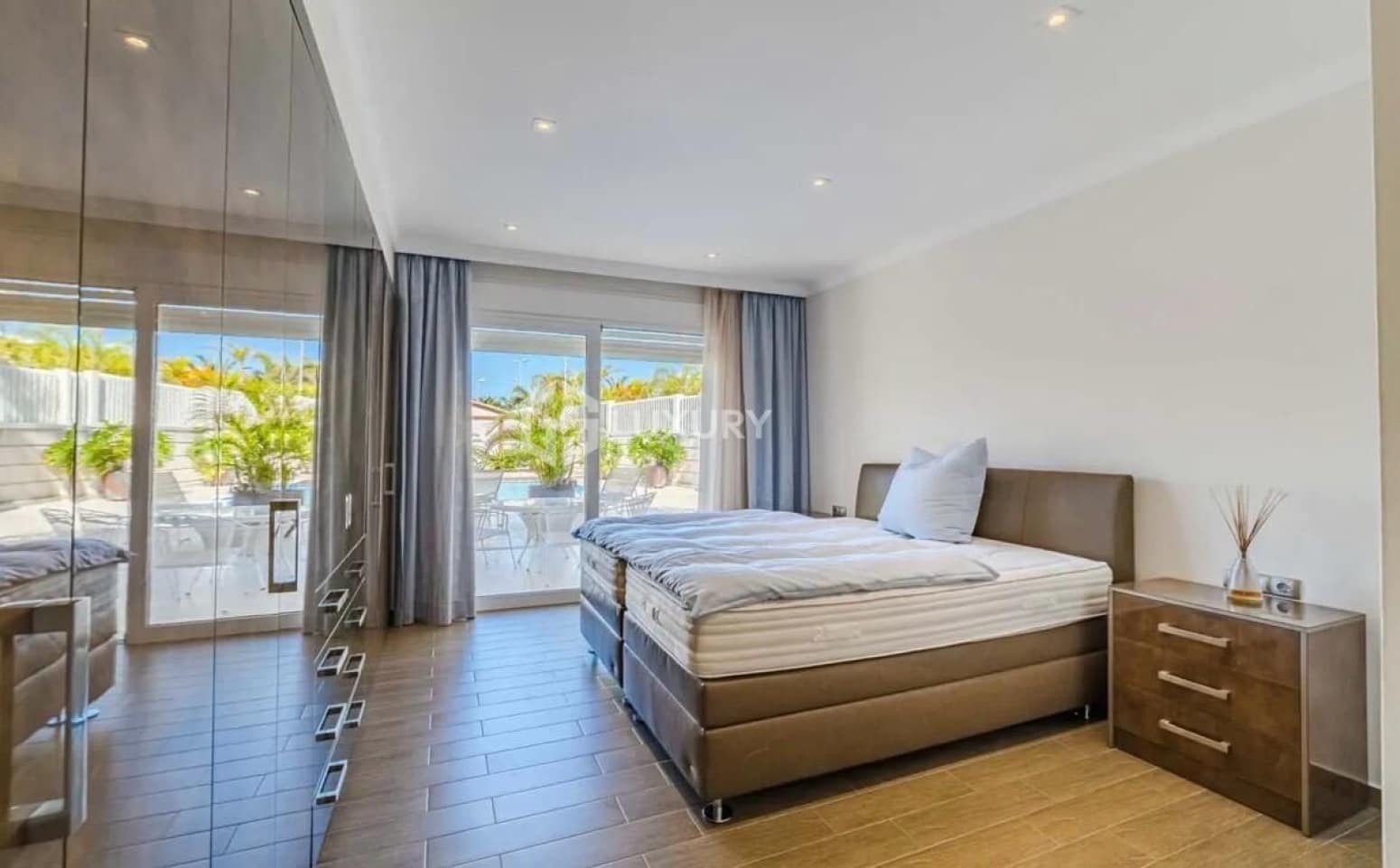 4 quarto Moradia para venda em Adeje com garagem - 3 900 000 € (Ref: 9676099)