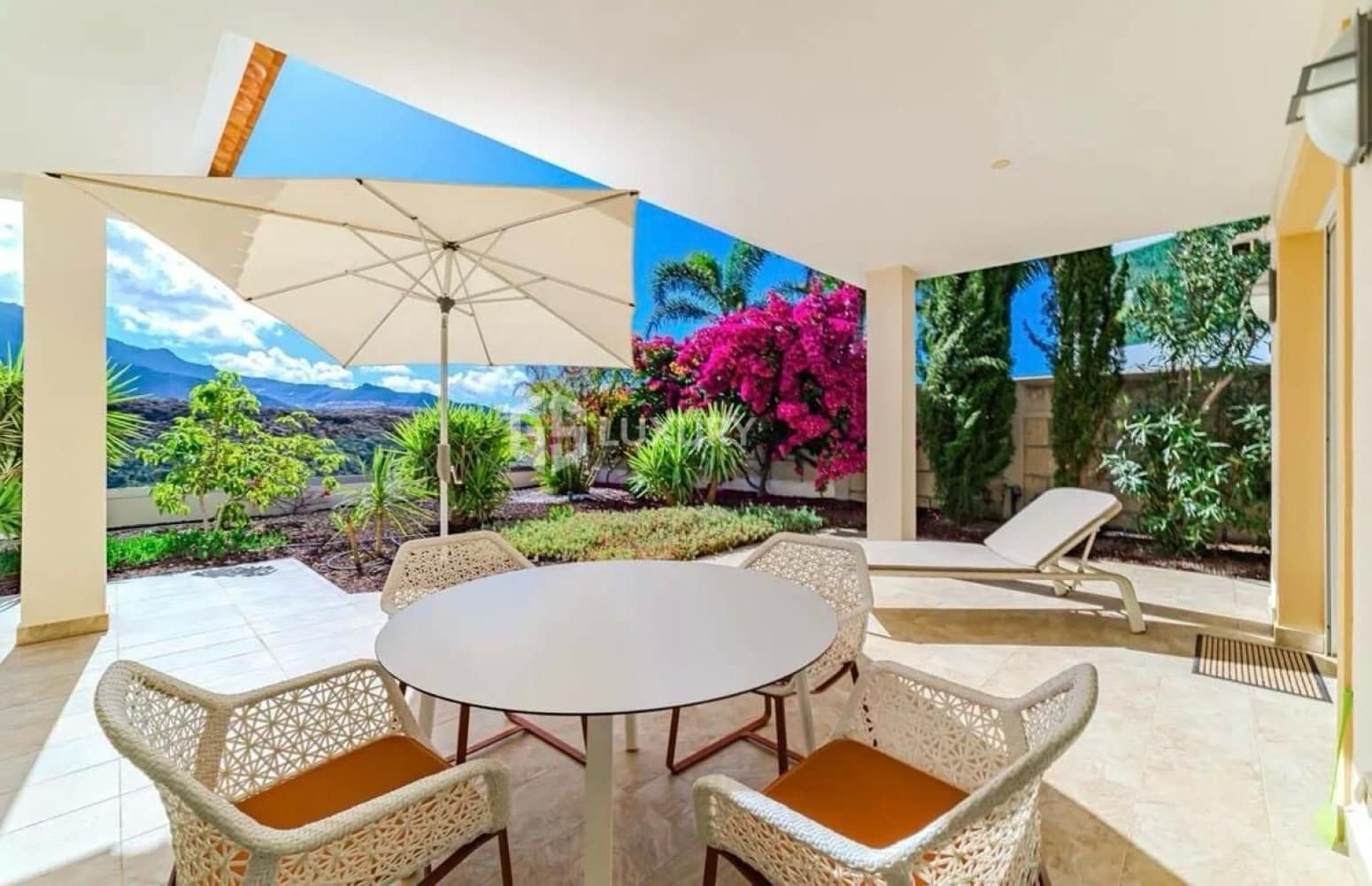 4 quarto Moradia para venda em Adeje com garagem - 3 900 000 € (Ref: 9676099)