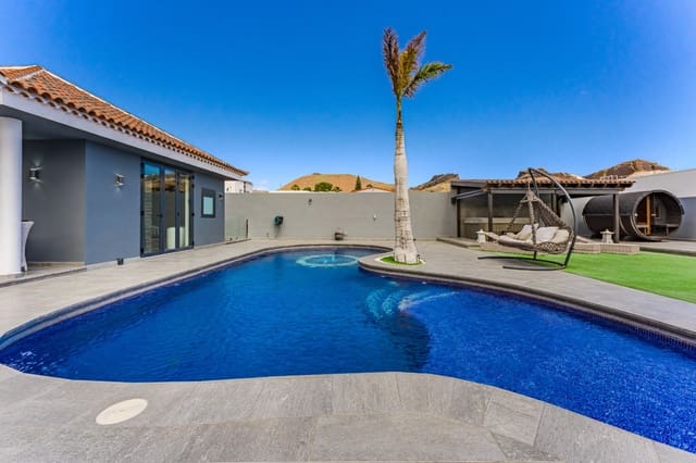 2 bedroom Villa for sale in Aldea Blanca (Tenerife), San Miguel de Abona with pool garage - € 2,100,000 (Ref: 9676103)