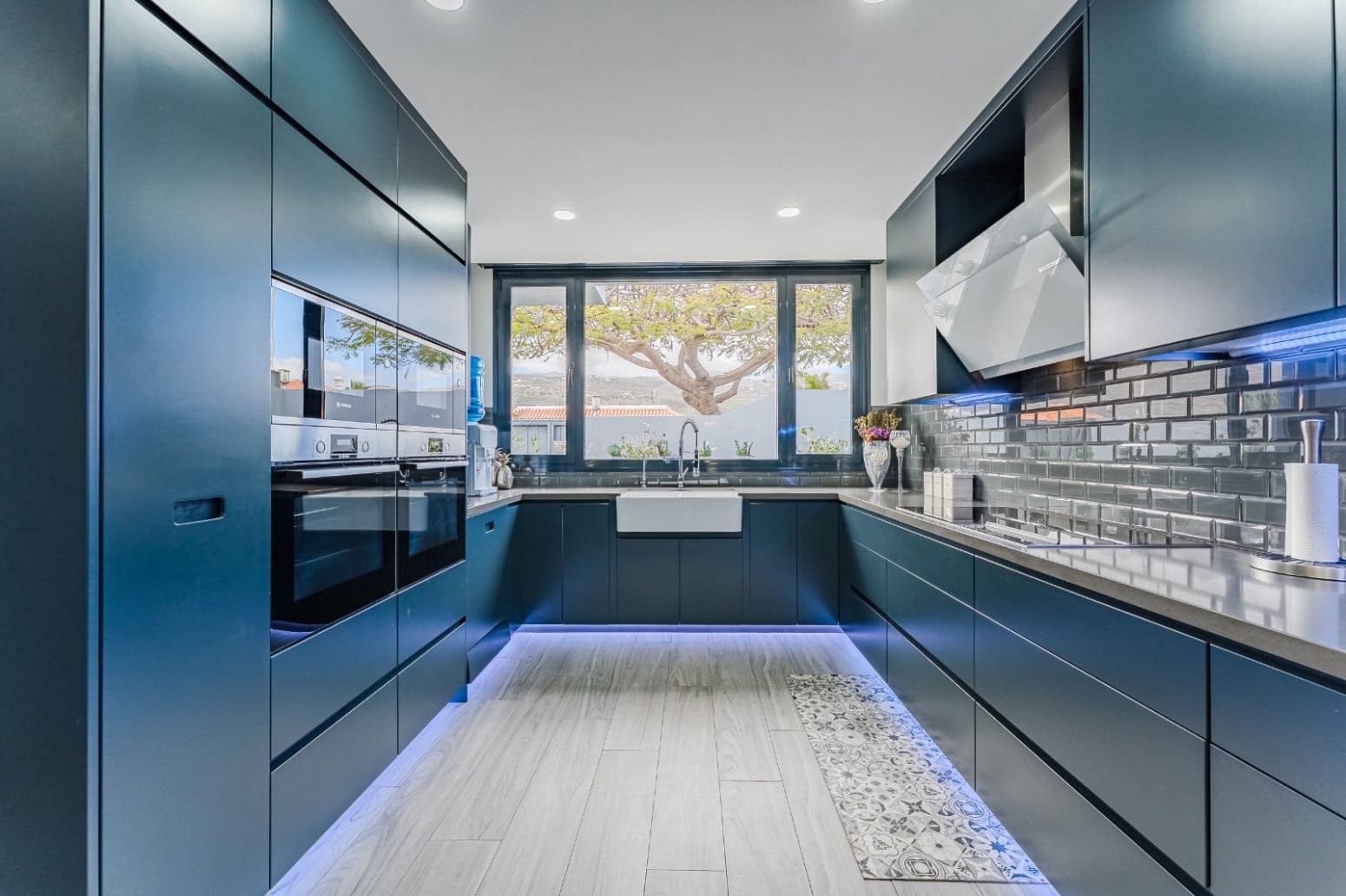 2 bedroom Villa for sale in San Miguel de Abona with pool garage - € 2,100,000 (Ref: 9676103)