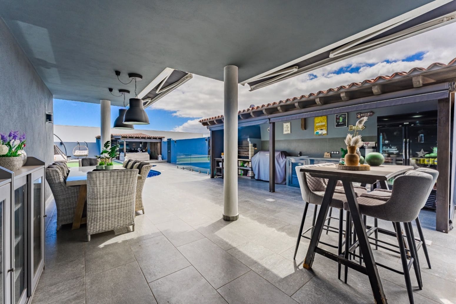 2 bedroom Villa for sale in San Miguel de Abona with pool garage - € 2,100,000 (Ref: 9676103)