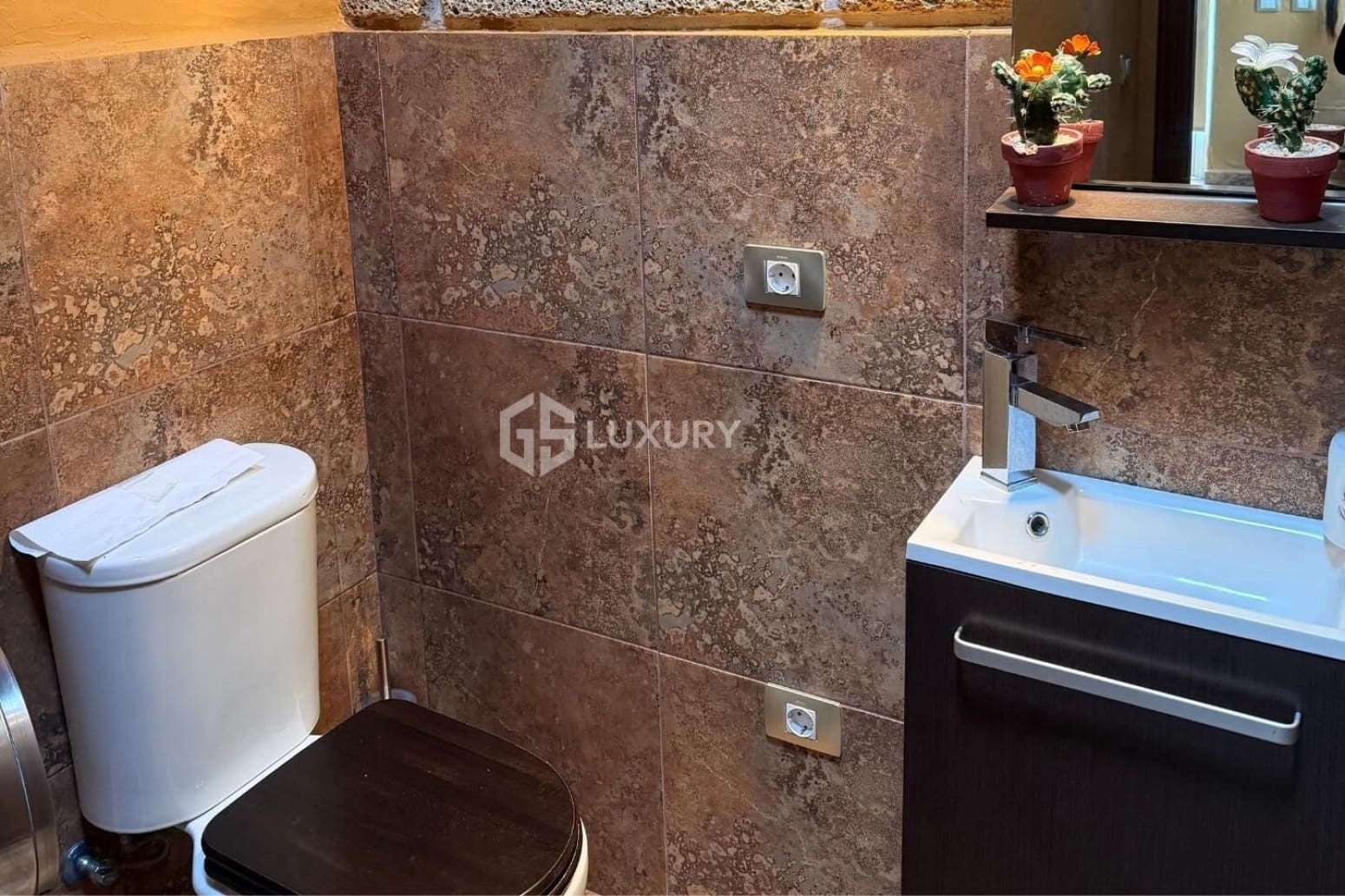 5 bedroom Villa for sale in San Cristobal de La Laguna with garage - € 1,700,000 (Ref: 9676105)