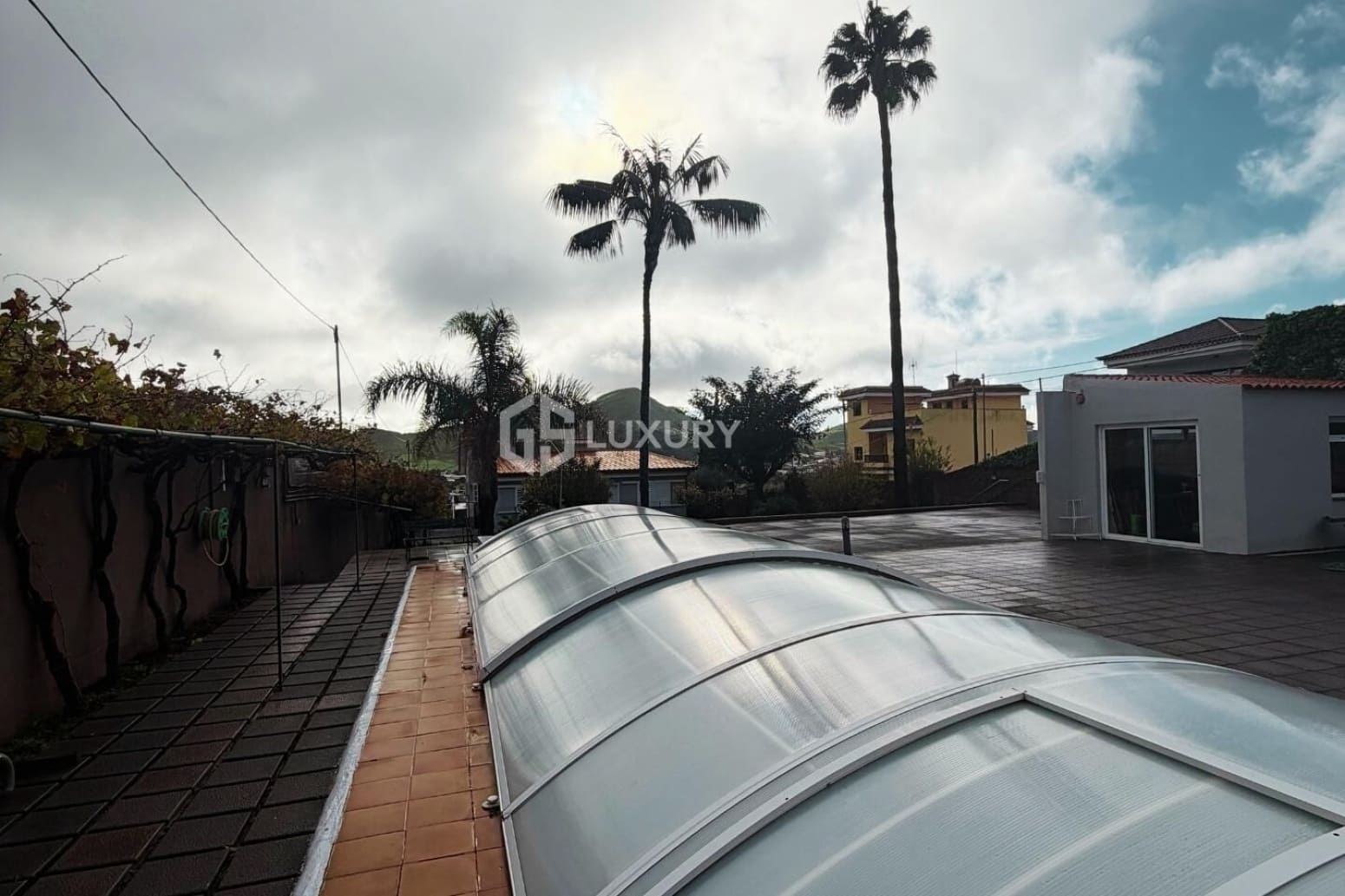 5 bedroom Villa for sale in San Cristobal de La Laguna with garage - € 1,700,000 (Ref: 9676105)