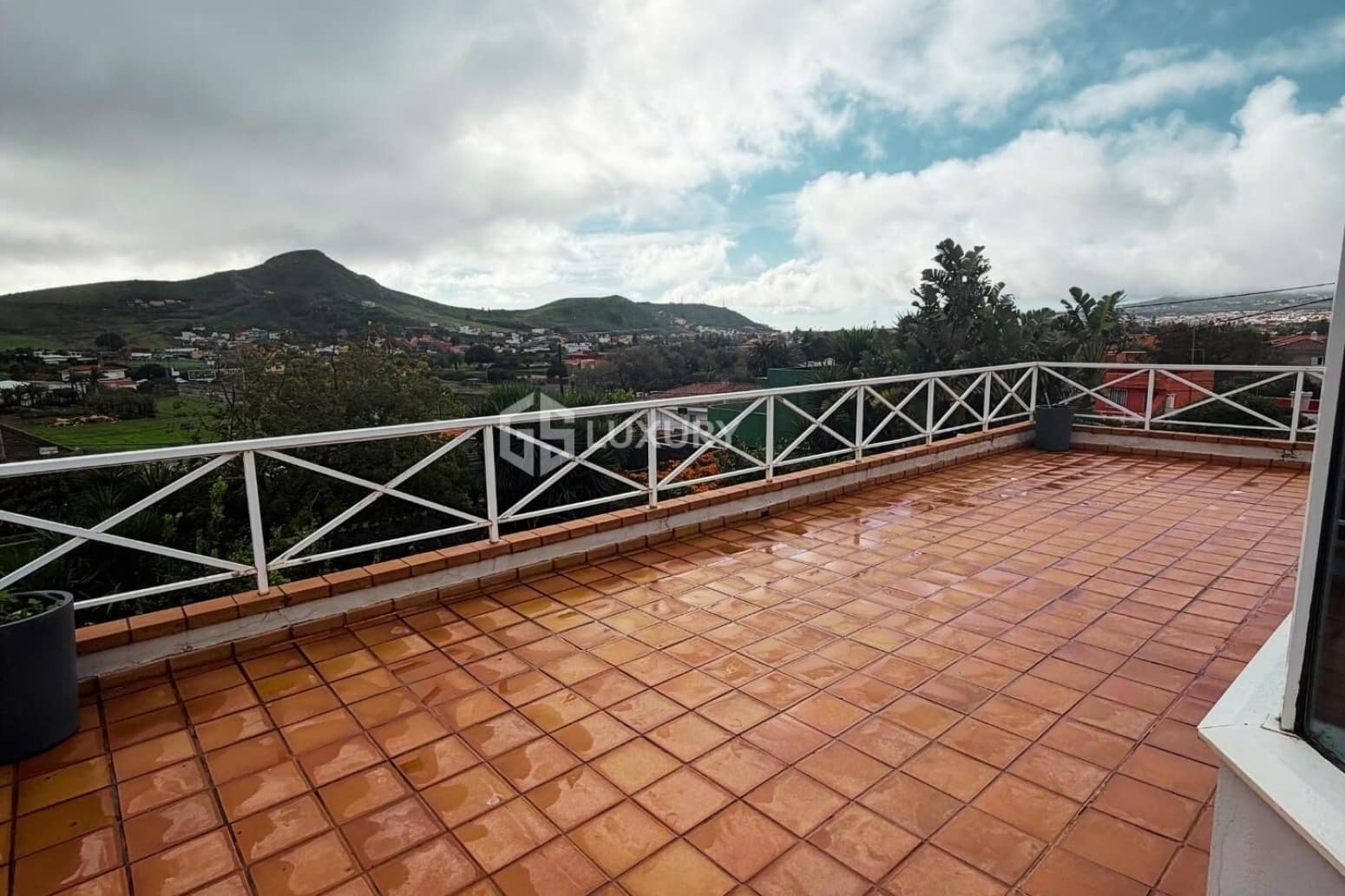 5 bedroom Villa for sale in San Cristobal de La Laguna with garage - € 1,700,000 (Ref: 9676105)