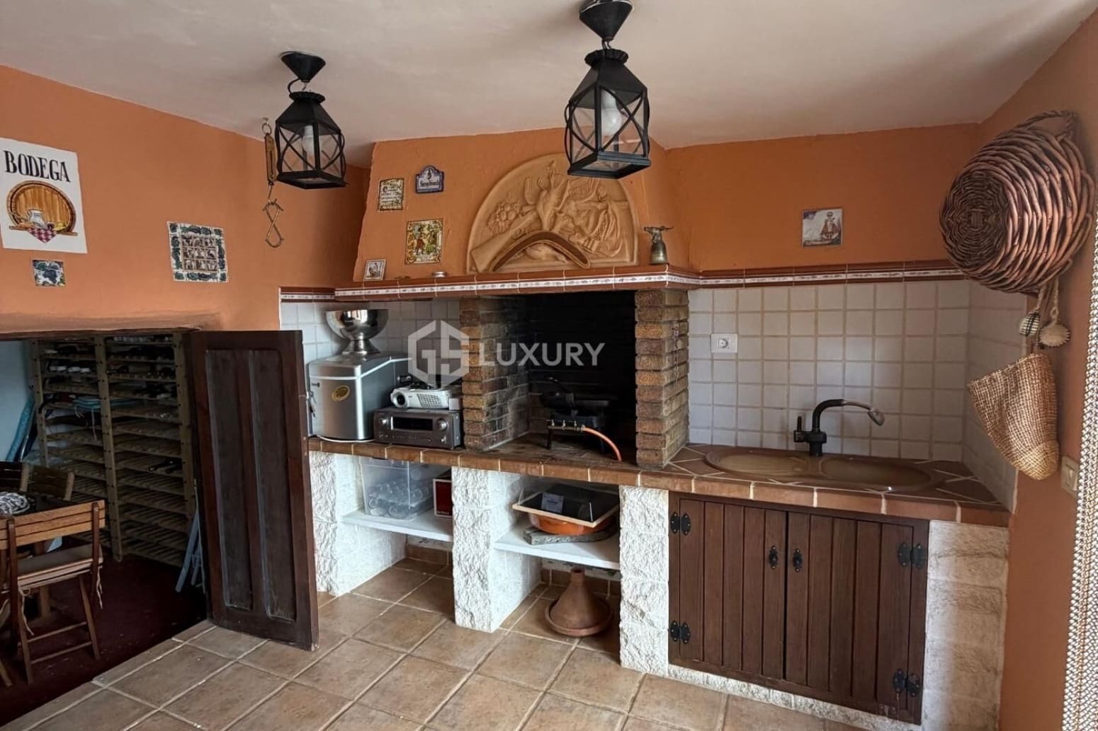 5 bedroom Villa for sale in San Cristobal de La Laguna with garage - € 1,700,000 (Ref: 9676105)