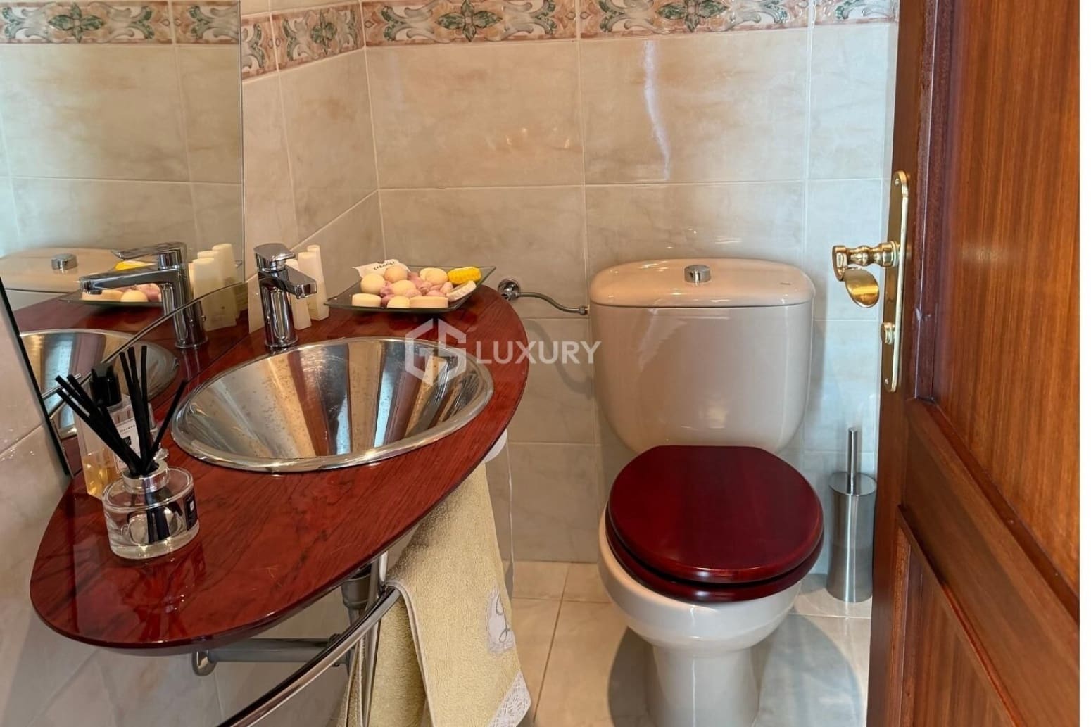 5 bedroom Villa for sale in San Cristobal de La Laguna with garage - € 1,700,000 (Ref: 9676105)