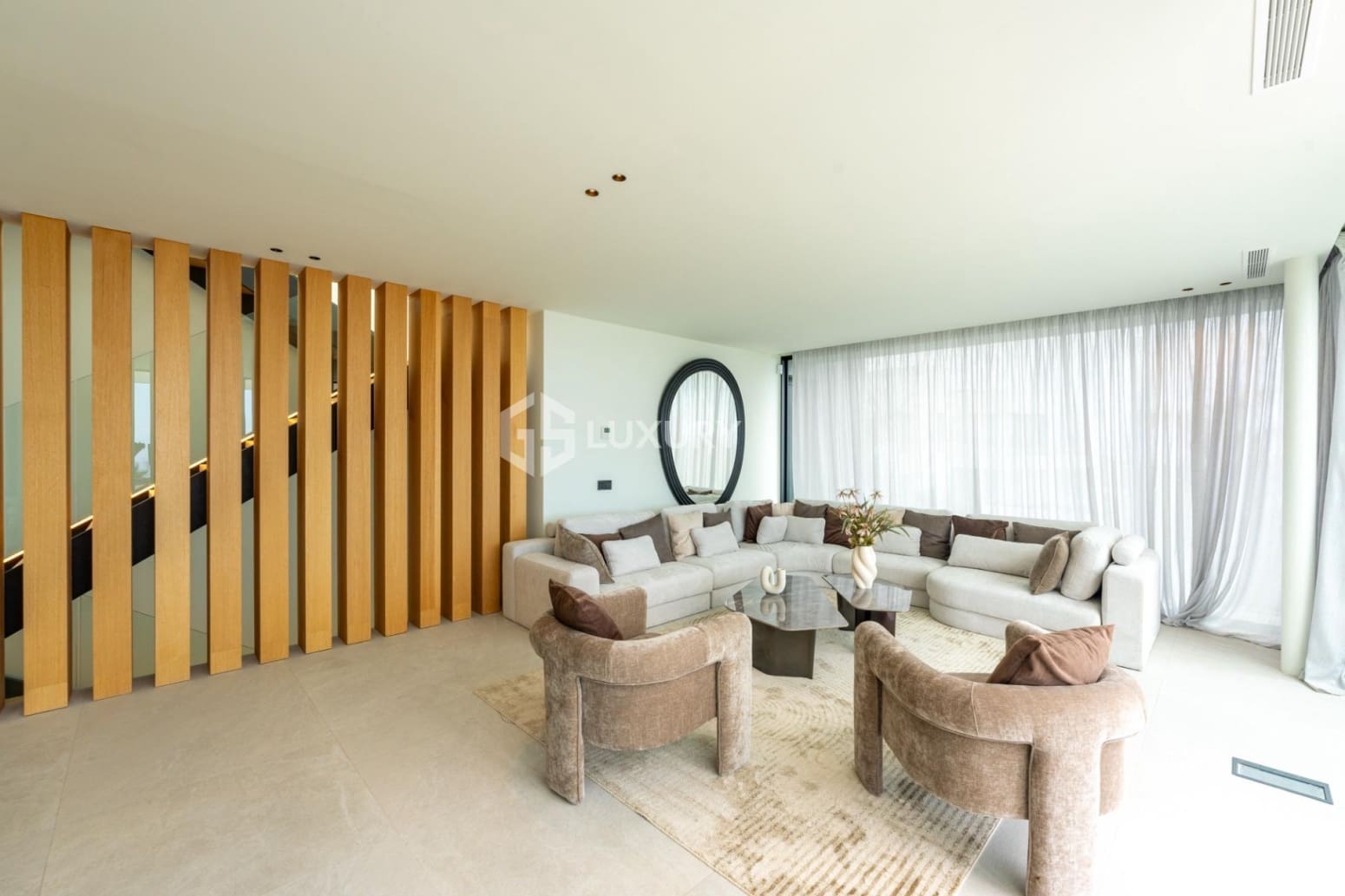 4 bedroom Villa for sale in Guia de Isora with garage - € 4,290,000 (Ref: 9676106)