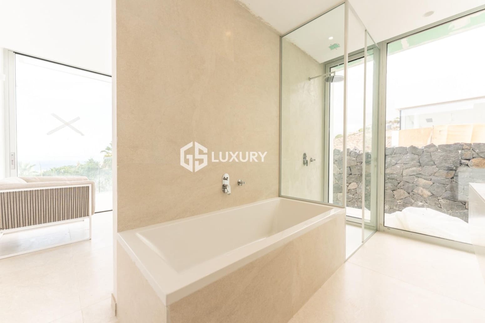 4 chambre Villa/Maison à vendre à Adeje avec piscine garage - 1 980 000 € (Ref: 9676107)