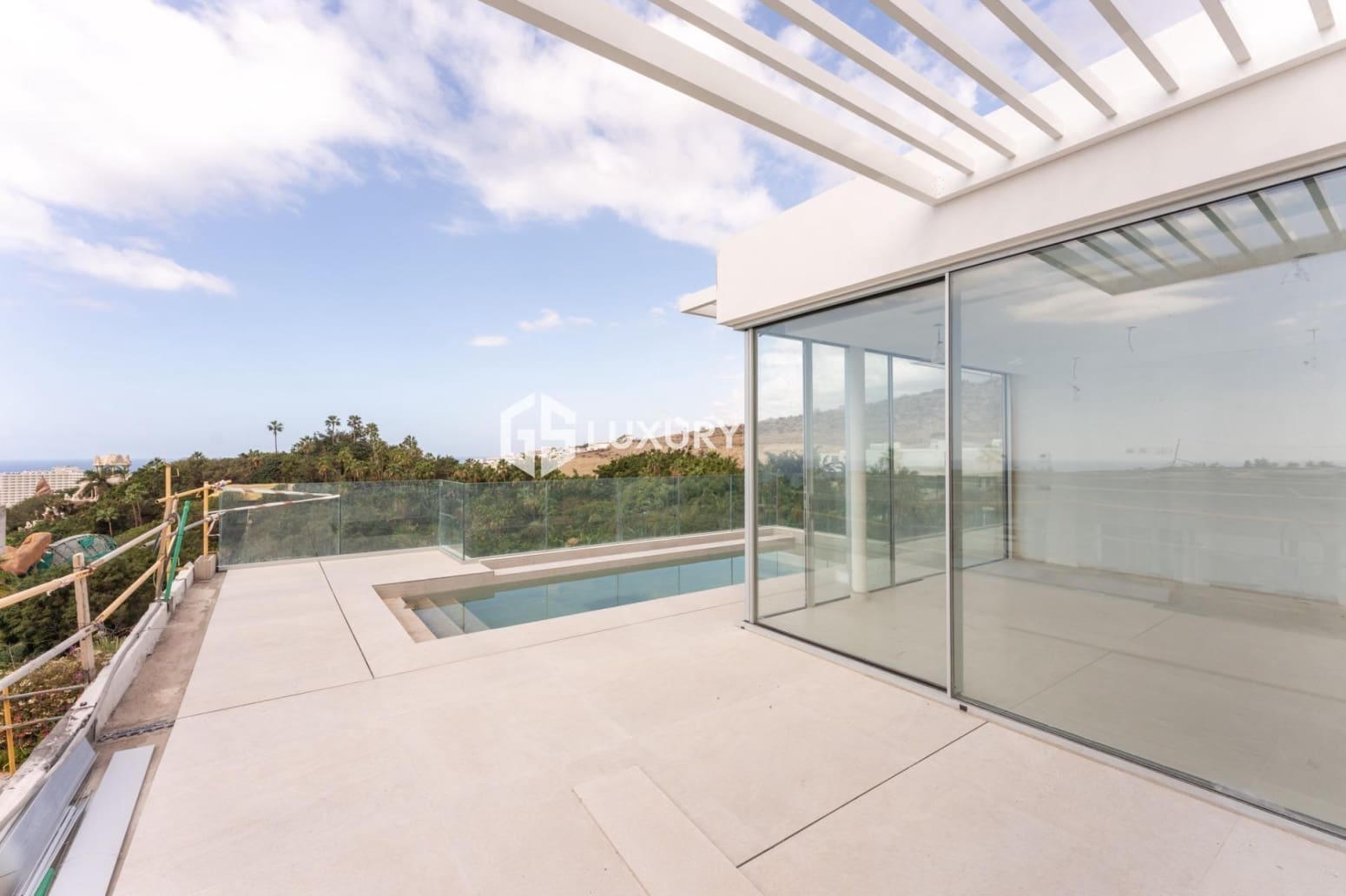 4 chambre Villa/Maison à vendre à Adeje avec piscine garage - 1 980 000 € (Ref: 9676107)