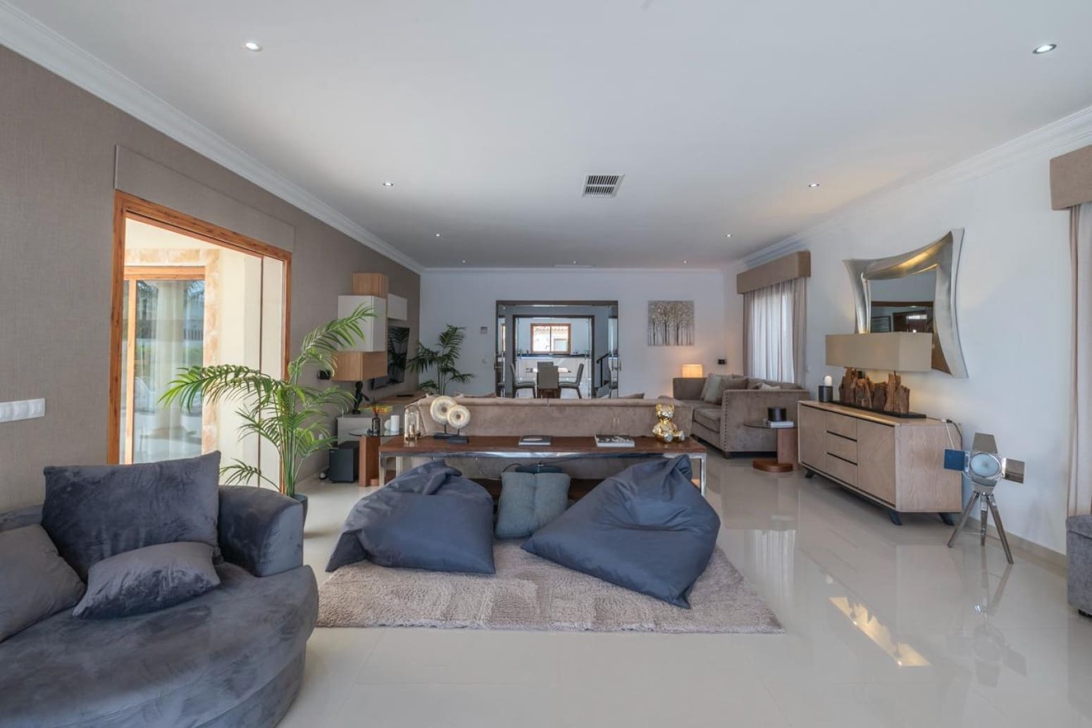 6 soveværelse Villa til salg i Adeje med swimmingpool garage - € 4.590.000 (Ref: 9676110)