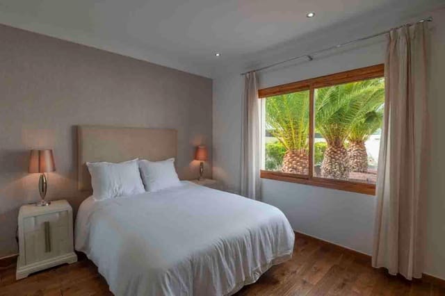 6 soveværelse Villa til salg i La Caleta Adeje, Adeje med swimmingpool garage - € 4.590.000 (Ref: 9676110)