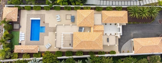 6 soveværelse Villa til salg i La Caleta Adeje, Adeje med swimmingpool garage - € 4.590.000 (Ref: 9676110)