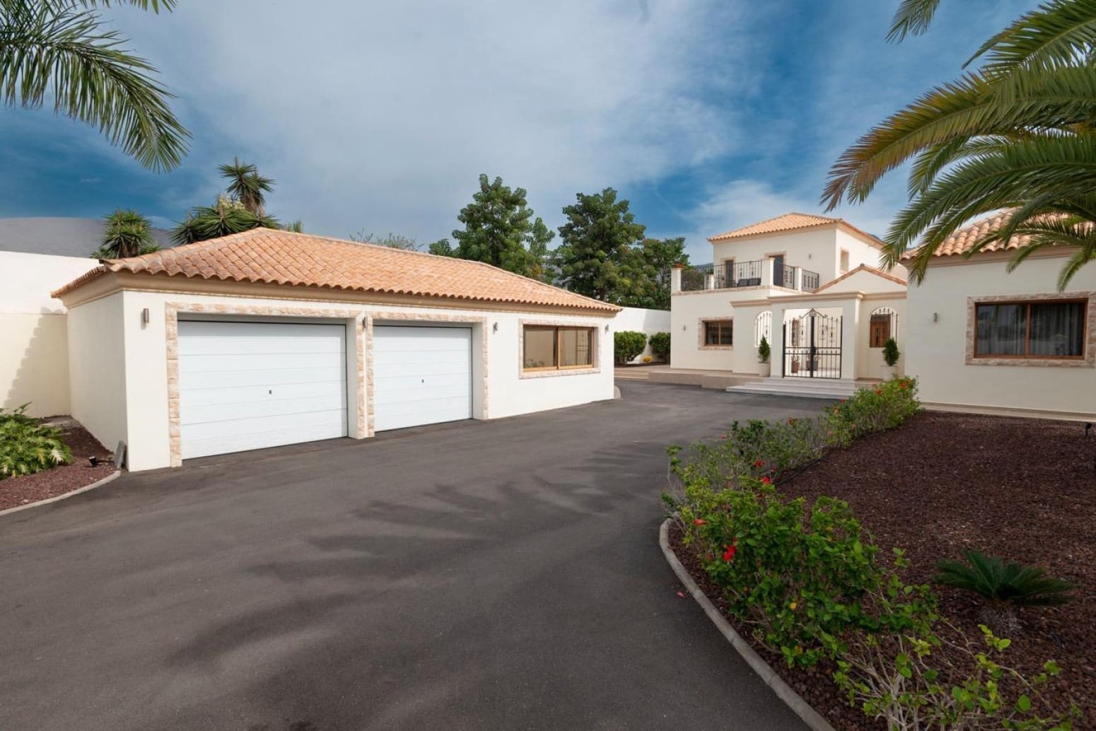 6 soveværelse Villa til salg i Adeje med swimmingpool garage - € 4.590.000 (Ref: 9676110)