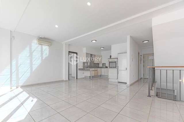 3 sypialnia Willa na sprzedaż w Playa del Duque, Adeje z garażem - 905 000 € (Ref: 9676112)