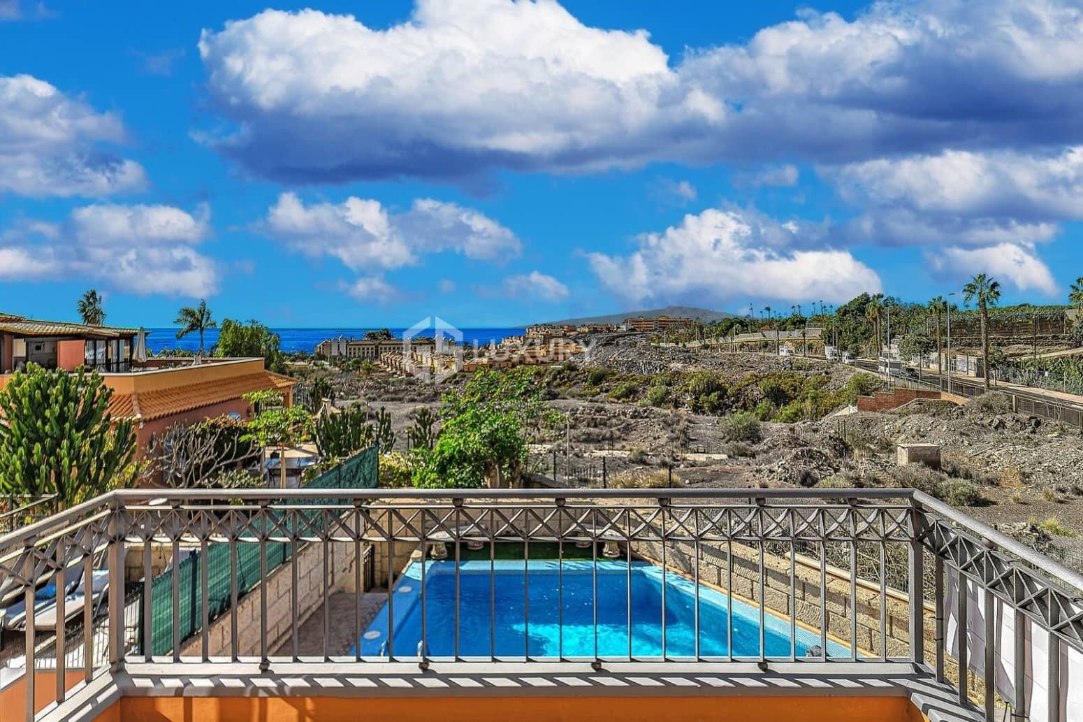 3 sypialnia Willa na sprzedaż w Adeje z garażem - 905 000 € (Ref: 9676112)