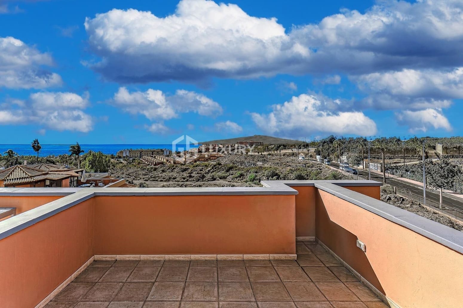 3 sypialnia Willa na sprzedaż w Adeje z garażem - 905 000 € (Ref: 9676112)