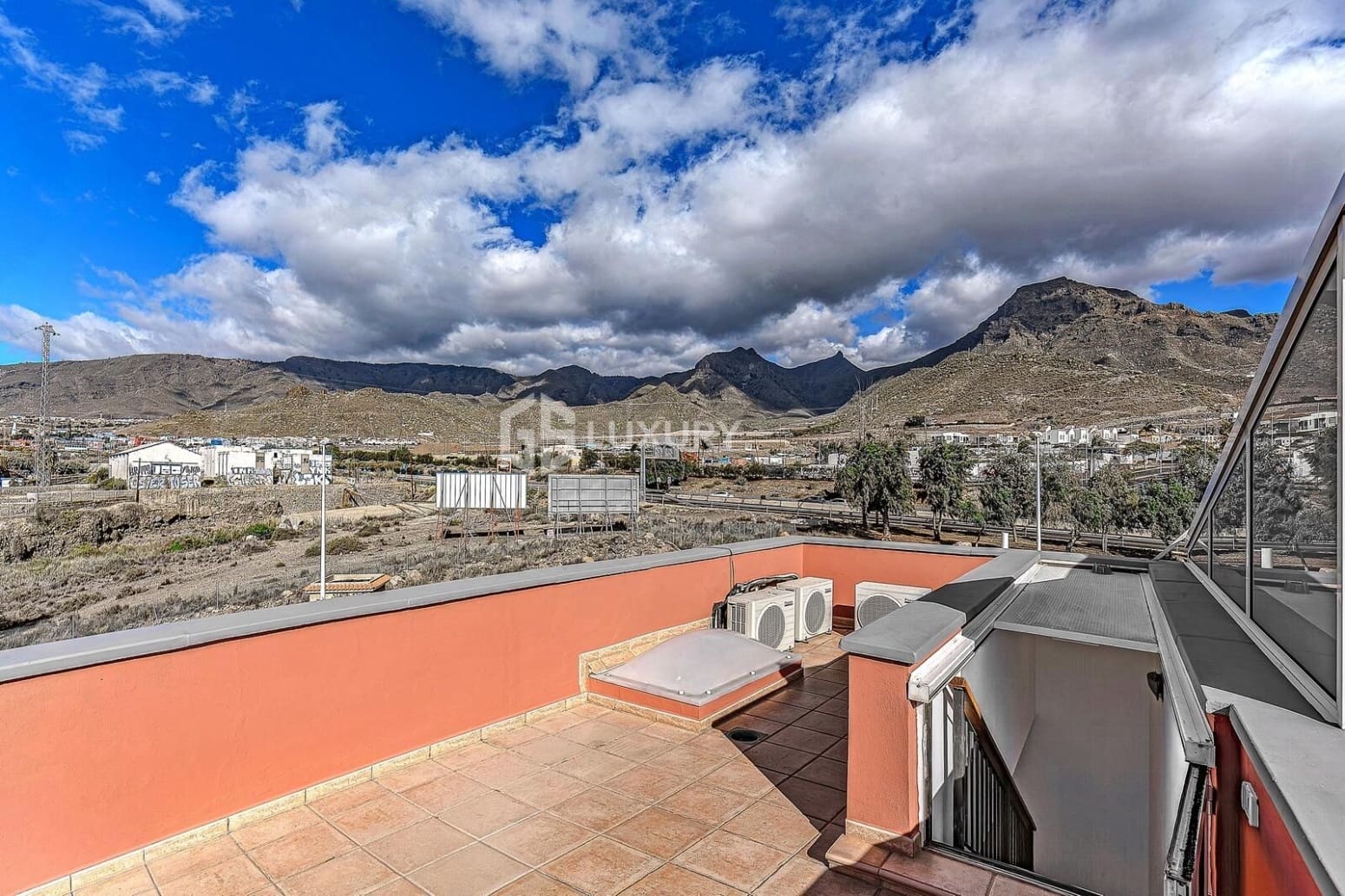 3 sypialnia Willa na sprzedaż w Adeje z garażem - 905 000 € (Ref: 9676112)