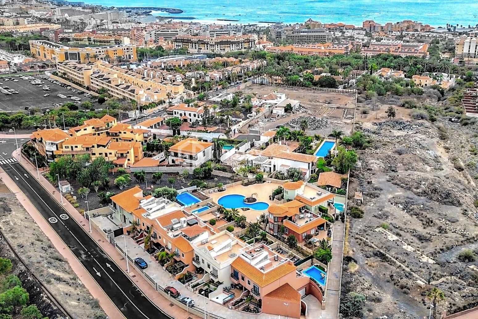 3 sypialnia Willa na sprzedaż w Adeje z garażem - 905 000 € (Ref: 9676112)