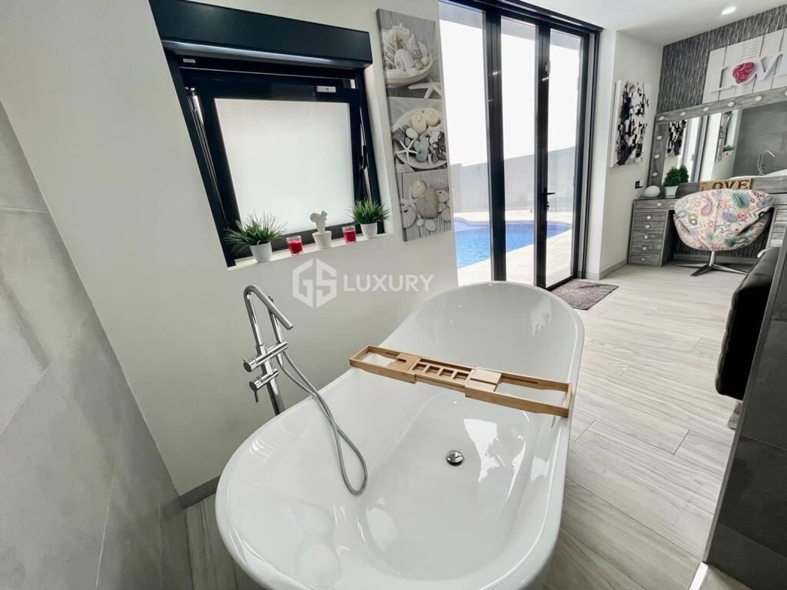 2 bedroom Villa for sale in San Miguel de Abona with garage - € 2,100,000 (Ref: 9676113)