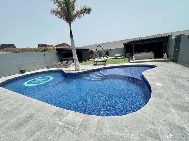2 bedroom Villa for sale in Aldea Blanca (Tenerife), San Miguel de Abona with garage - € 2,100,000 (Ref: 9676113)