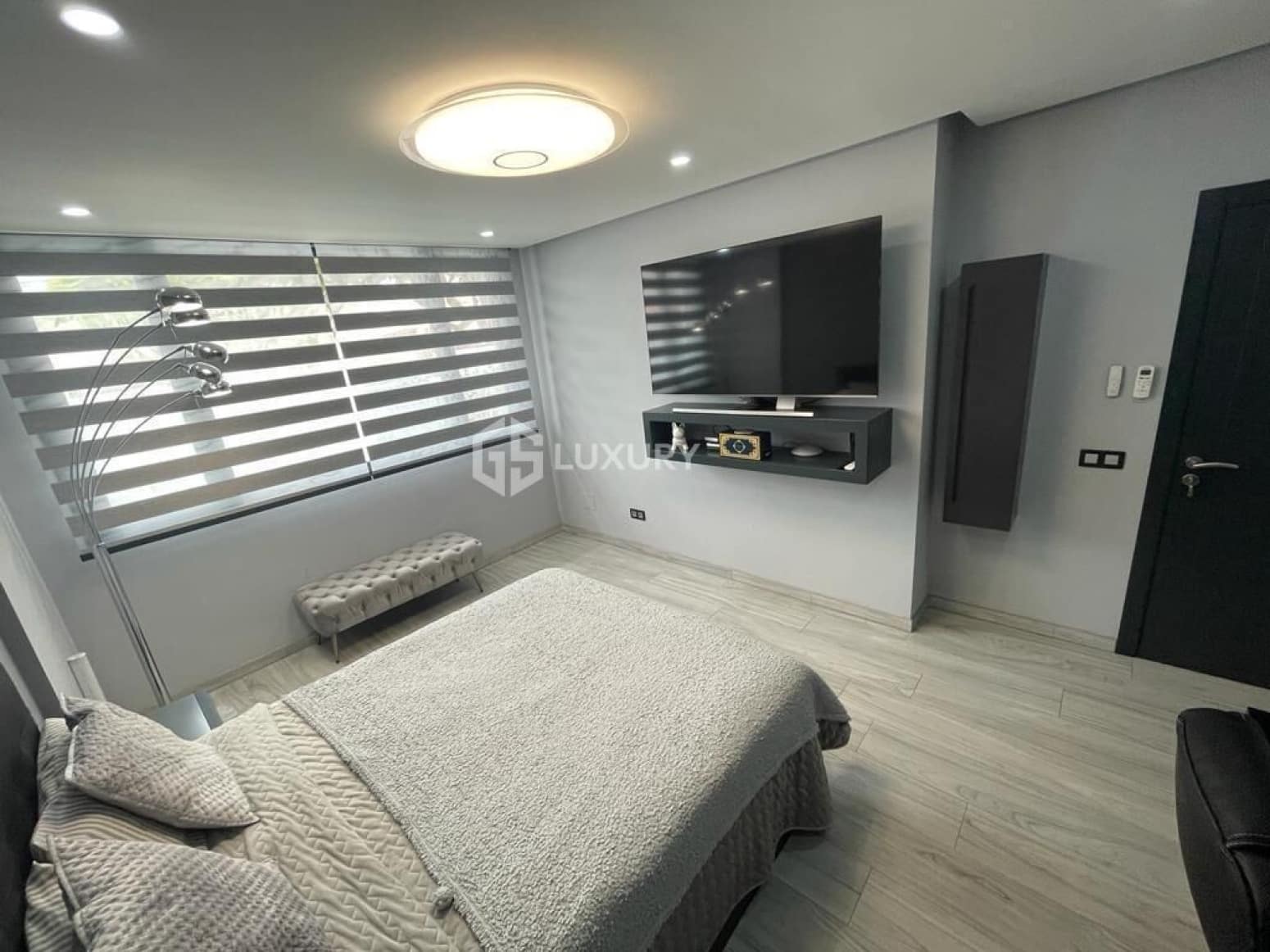 2 bedroom Villa for sale in San Miguel de Abona with garage - € 2,100,000 (Ref: 9676113)