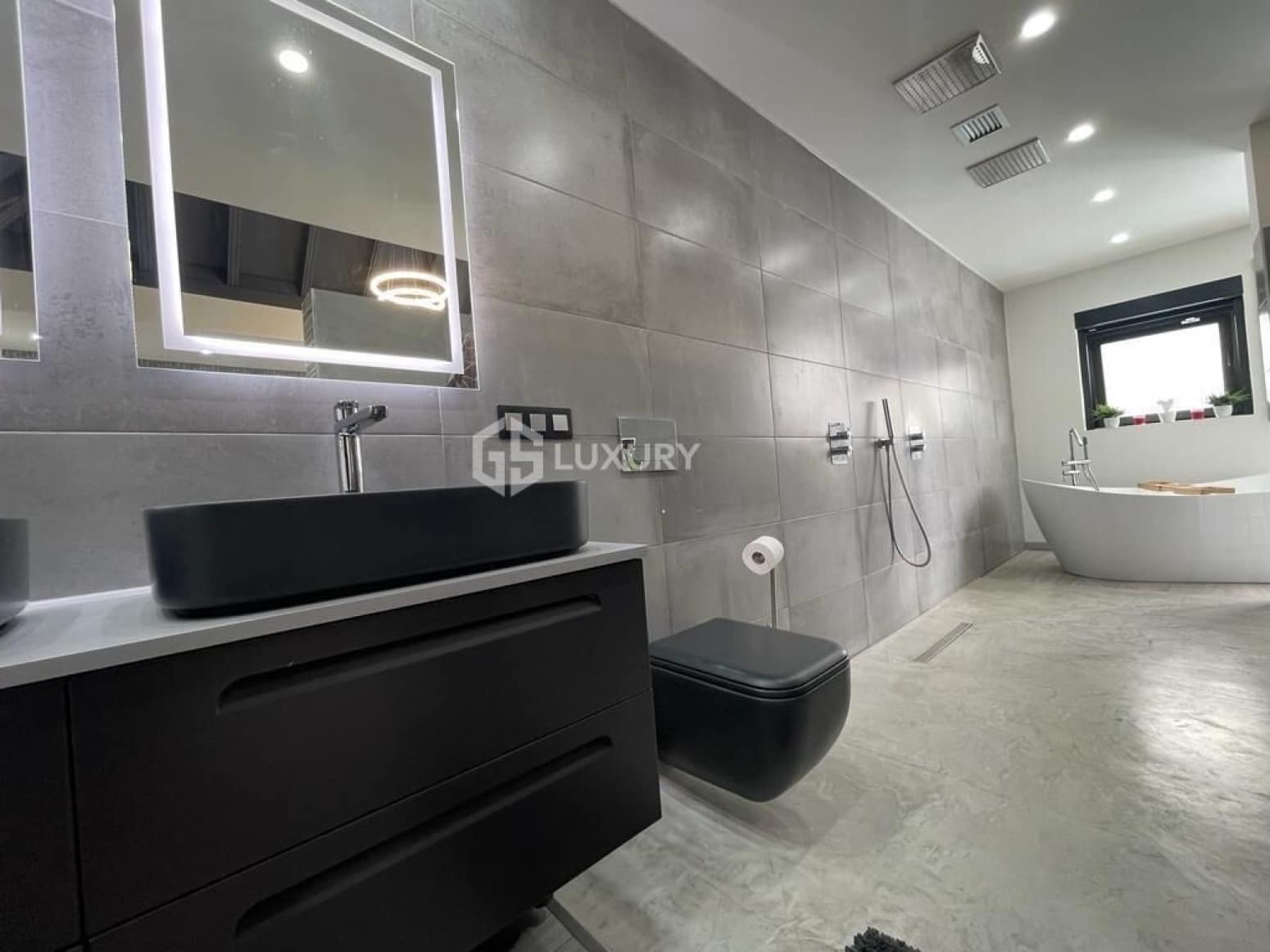 2 bedroom Villa for sale in San Miguel de Abona with garage - € 2,100,000 (Ref: 9676113)