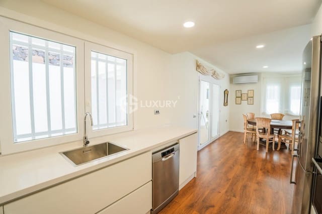 3 quarto Moradia para venda em Casco Urbano, Adeje com garagem - 795 000 € (Ref: 9676115)