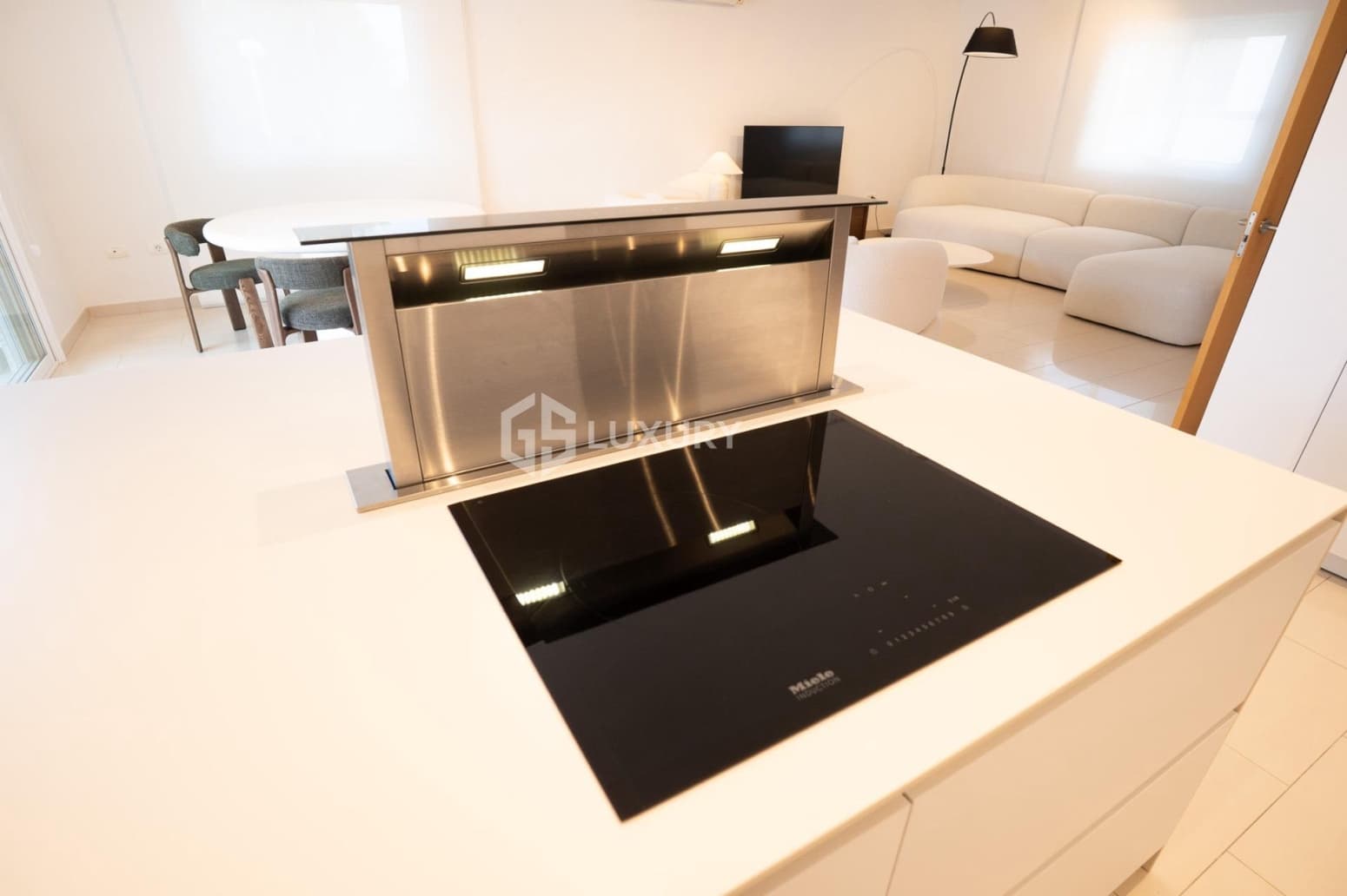 5 bedroom Villa for sale in Adeje with garage - € 3,300,000 (Ref: 9676117)