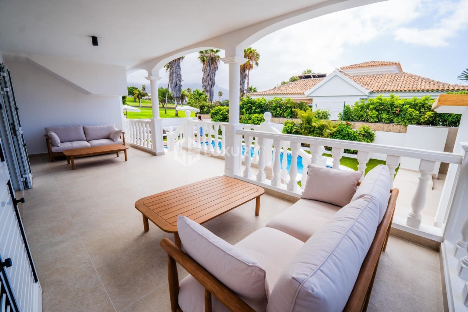 5 bedroom Villa for sale in Adeje with garage - € 3,300,000 (Ref: 9676117)