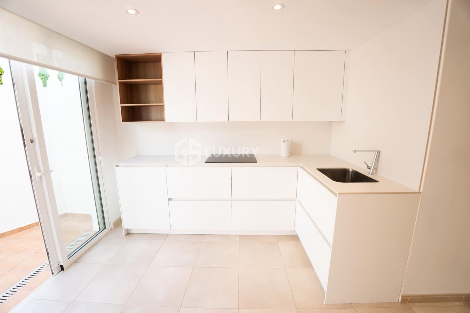 5 bedroom Villa for sale in Adeje with garage - € 3,300,000 (Ref: 9676117)