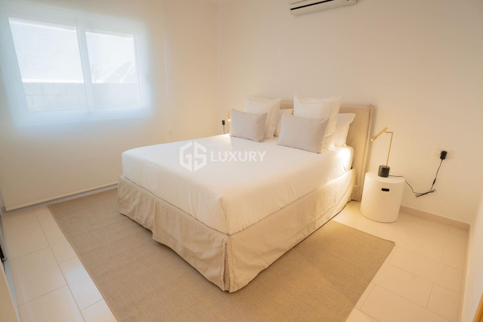 5 bedroom Villa for sale in Adeje with garage - € 3,300,000 (Ref: 9676117)