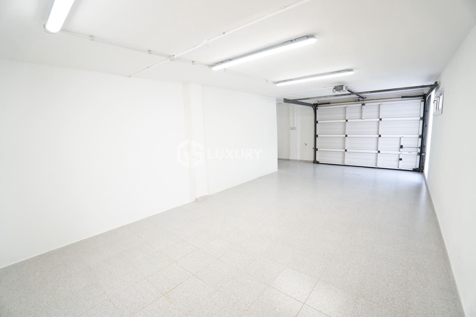 5 bedroom Villa for sale in Adeje with garage - € 3,300,000 (Ref: 9676117)